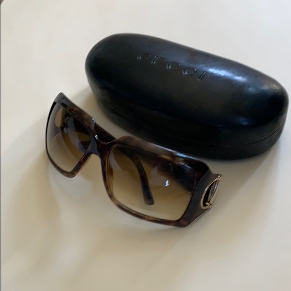 Gucci Accessories - Gucci Tortoise Shell Frame Horsebit Sunglasses